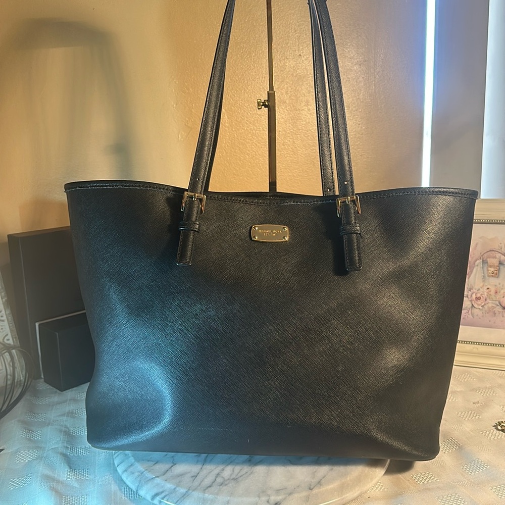 Michael Kors Black Saffiano Leather Tote Bag Purse, Shoulder carry all gold logo